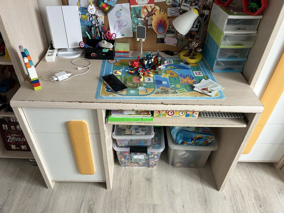 Komplet mebli do pokoju dla dzieci