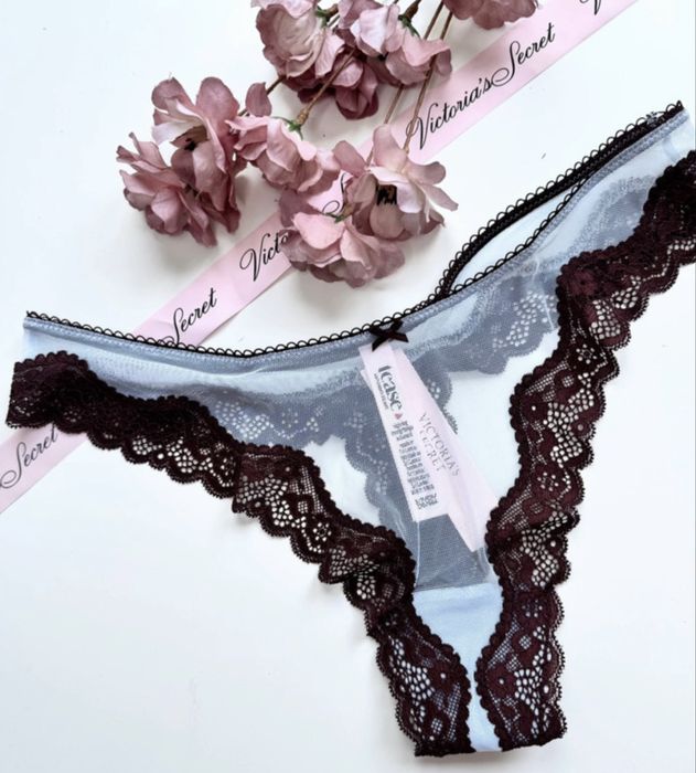 Niebieskie stringi koronkowe Victoria’s Secret