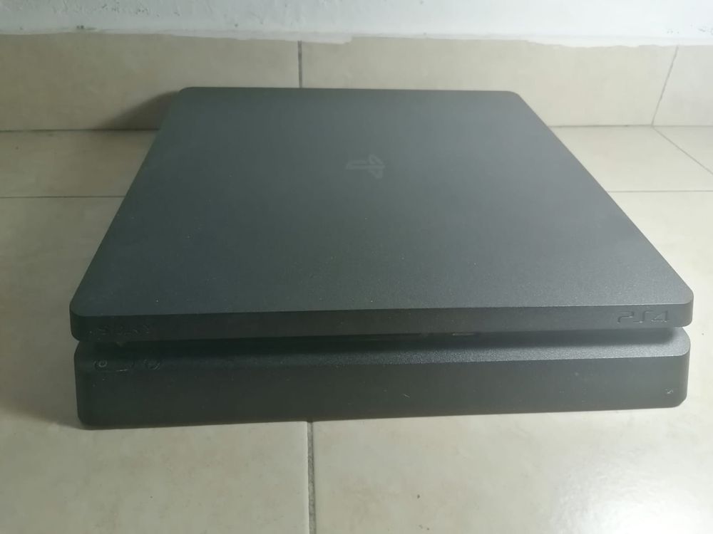 PlayStation 4 500GB