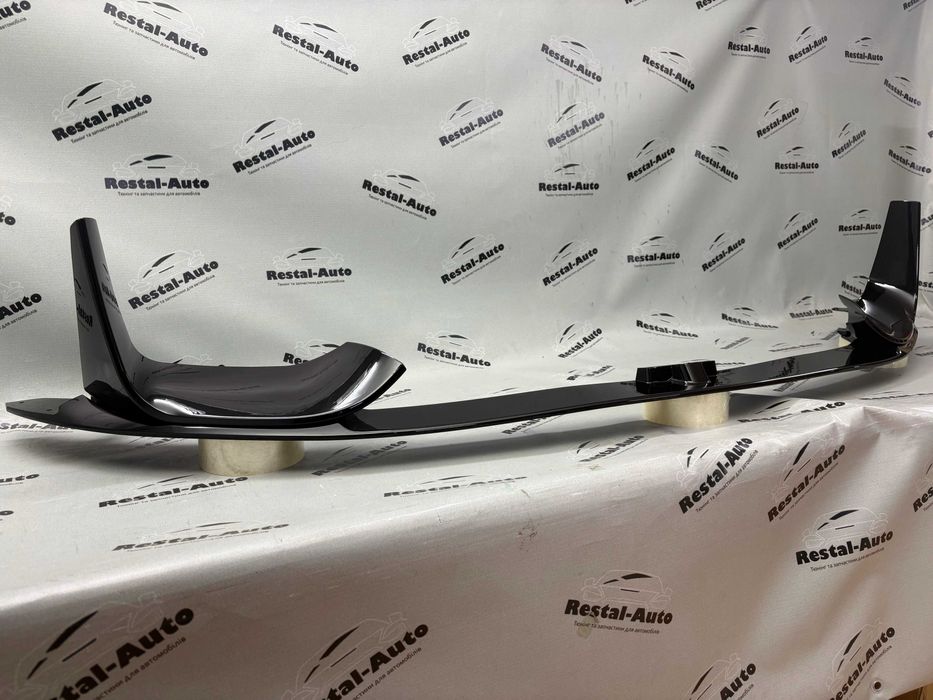 Губа M3 F80 / M4 F82 на F30 2011-2018 року | в кольорі Чорний глянець