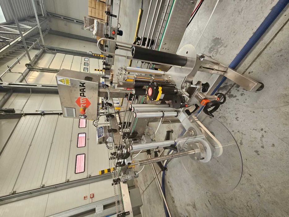 Linia rozlewnicza do oleju dla butelek 1l oraz 5l, rok prod. 2022/2024
