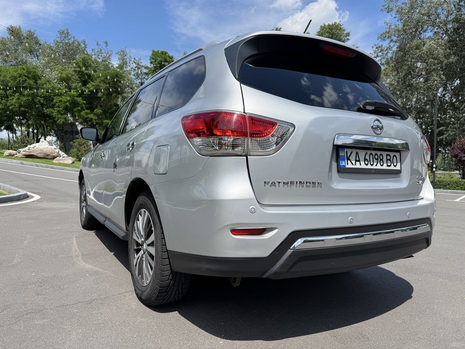 Nissan Pathfinder 2017 року на 4х4