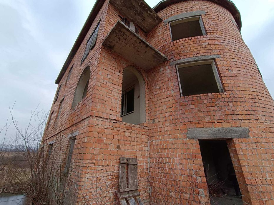 Продаж великого 3-х поверхового будинку, с. Лішня, 3км. до Дрогобича!