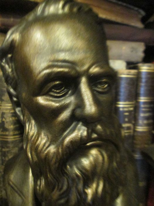 Bustos de Escritores Portugueses