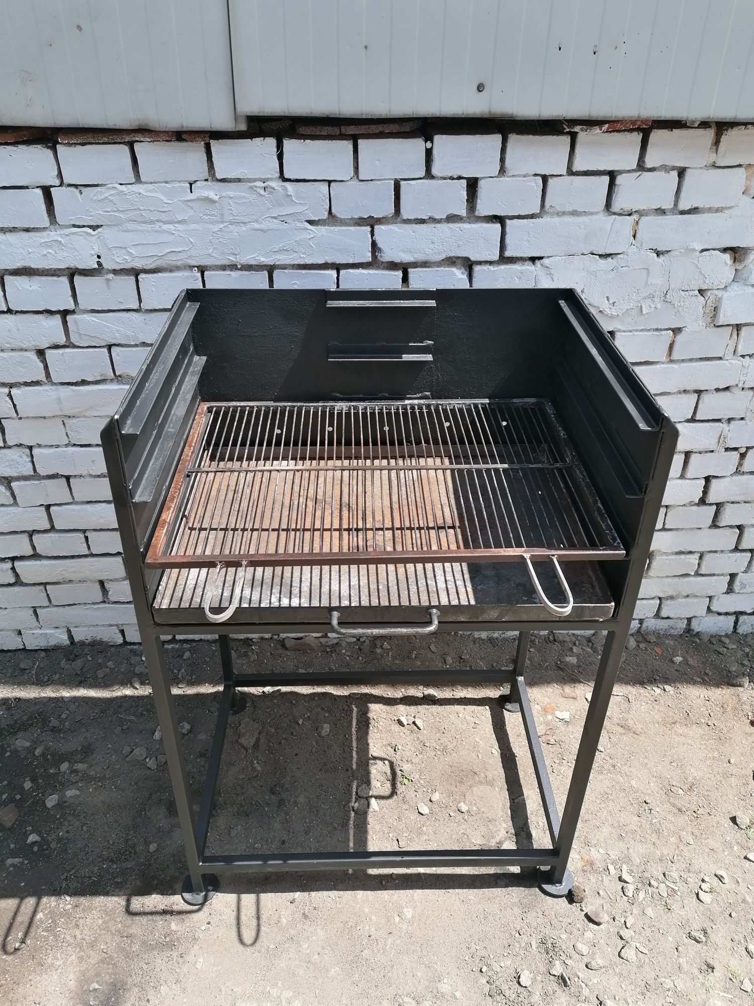 Grill, masywny, ciężki