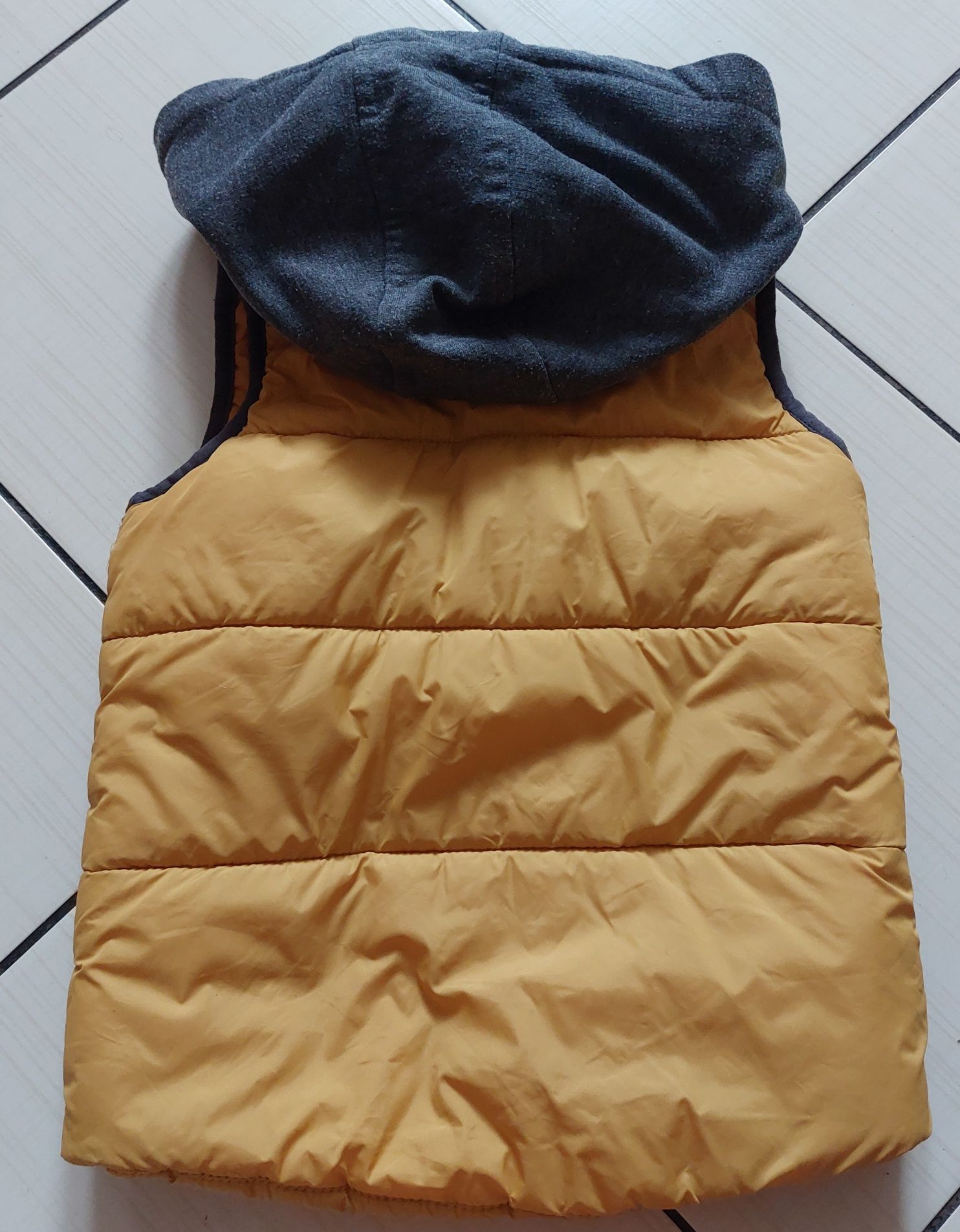 Bezrękawnik chłopięcy 98 cm