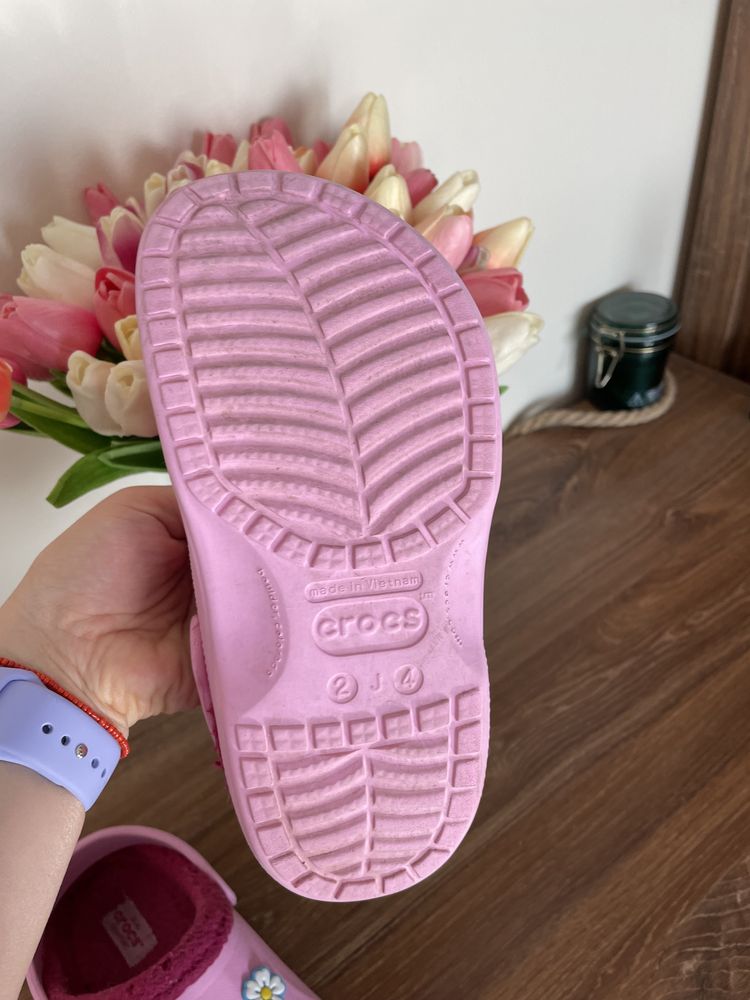 Klapki dziecięce różowe Crocs ocieplane rozmiar 33-34