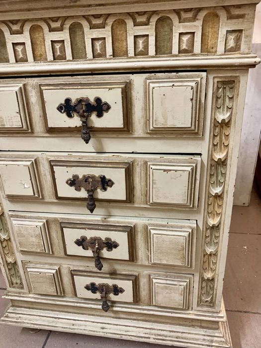 Mesa de cabeceira para restaurar