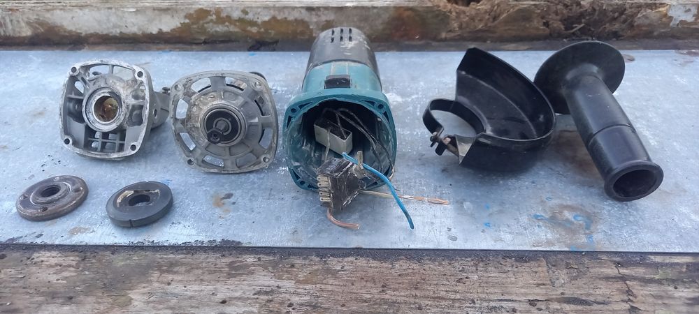 Болгарка макіта 125 /9555nb