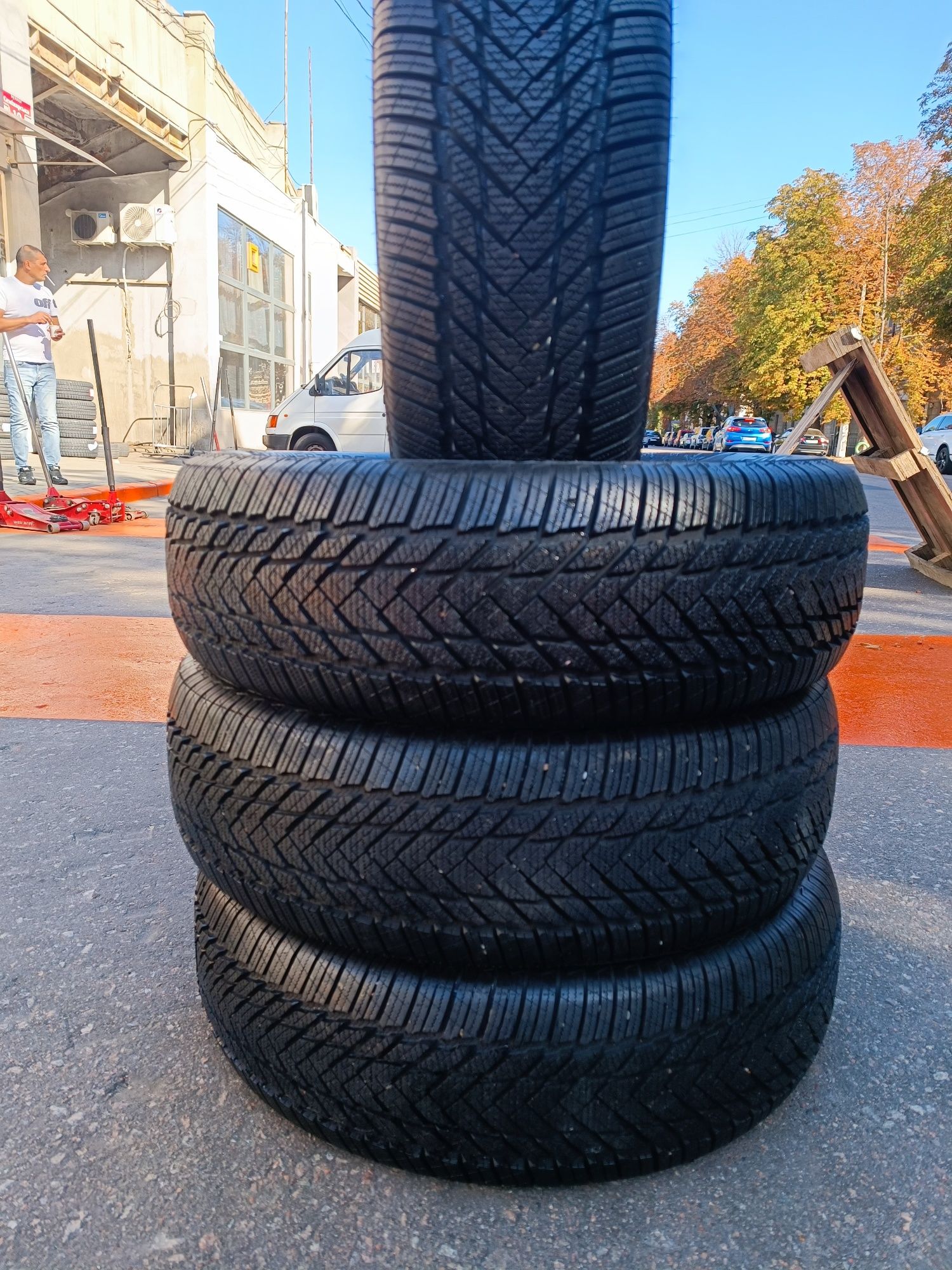Шины б/у Powertrac 215/65r16