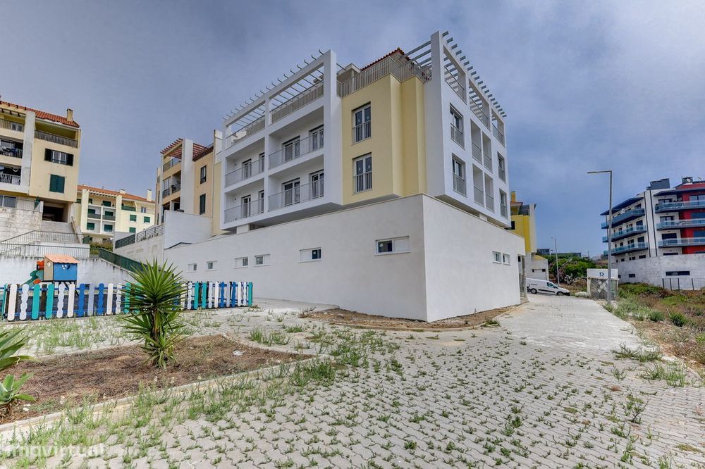 Apartamento T2 na Ericeira com Terraço e Box fechada