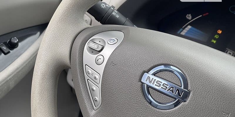 Nissan leaf 2012