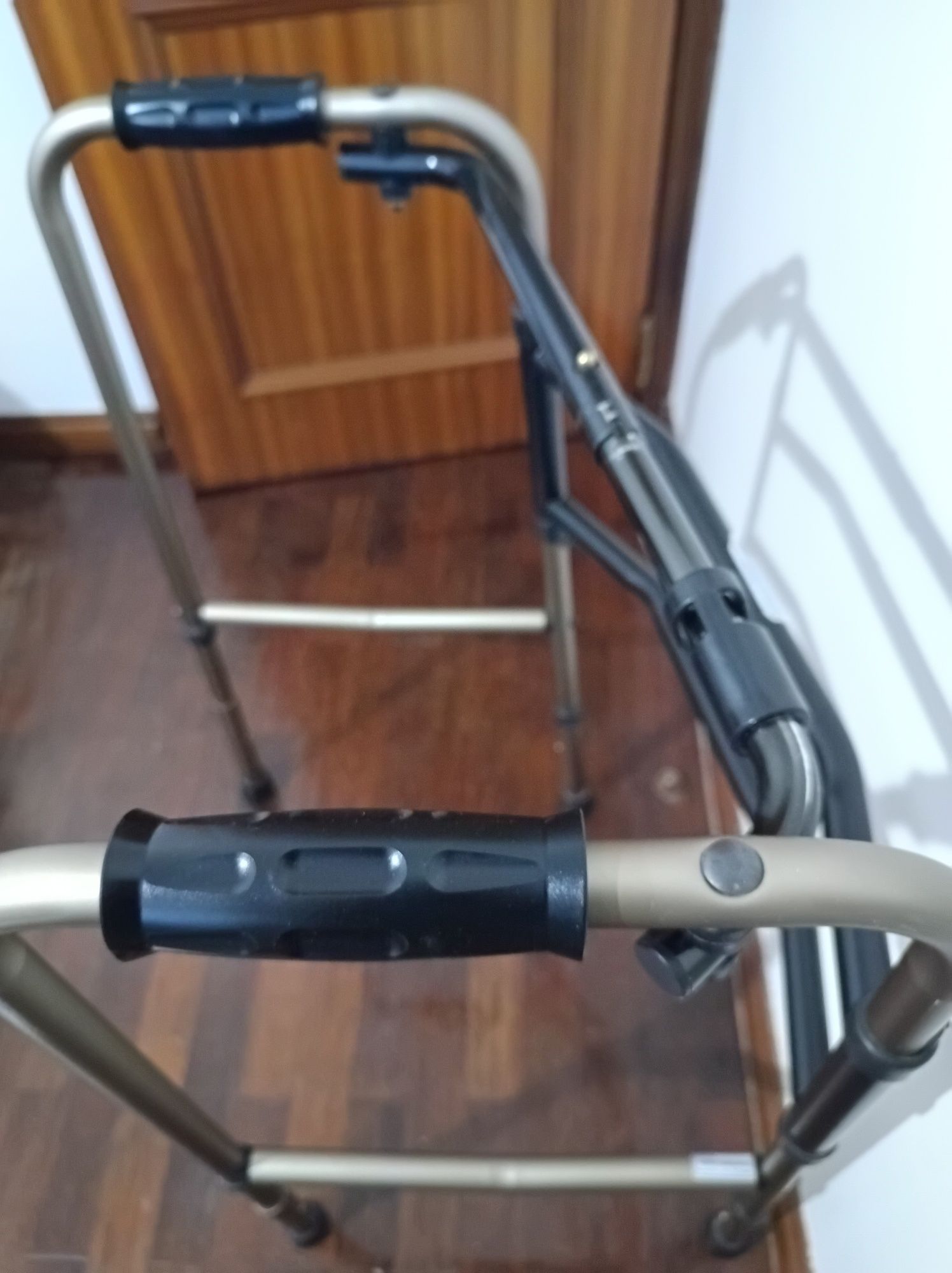 Andarilho articulado