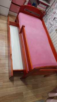Łóżko drewniane z szufladą i materacem