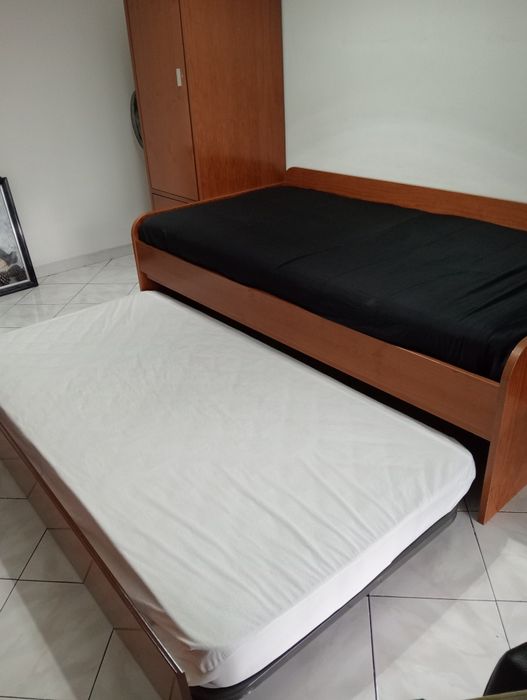 Estúdio em madeira maciça