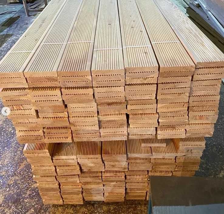 Deski tarasowe modrzew syberyjski 28x150mm ryflowana i gładka