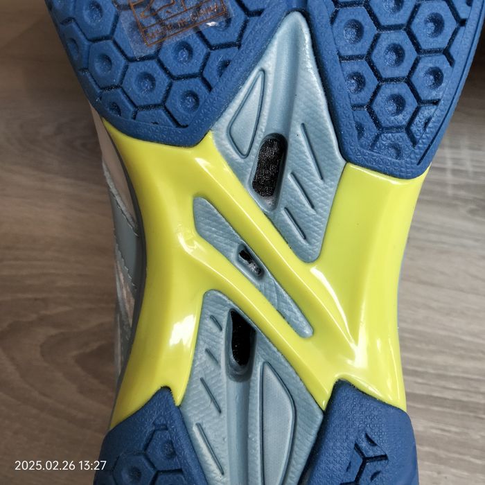 Кросівки чоловічі