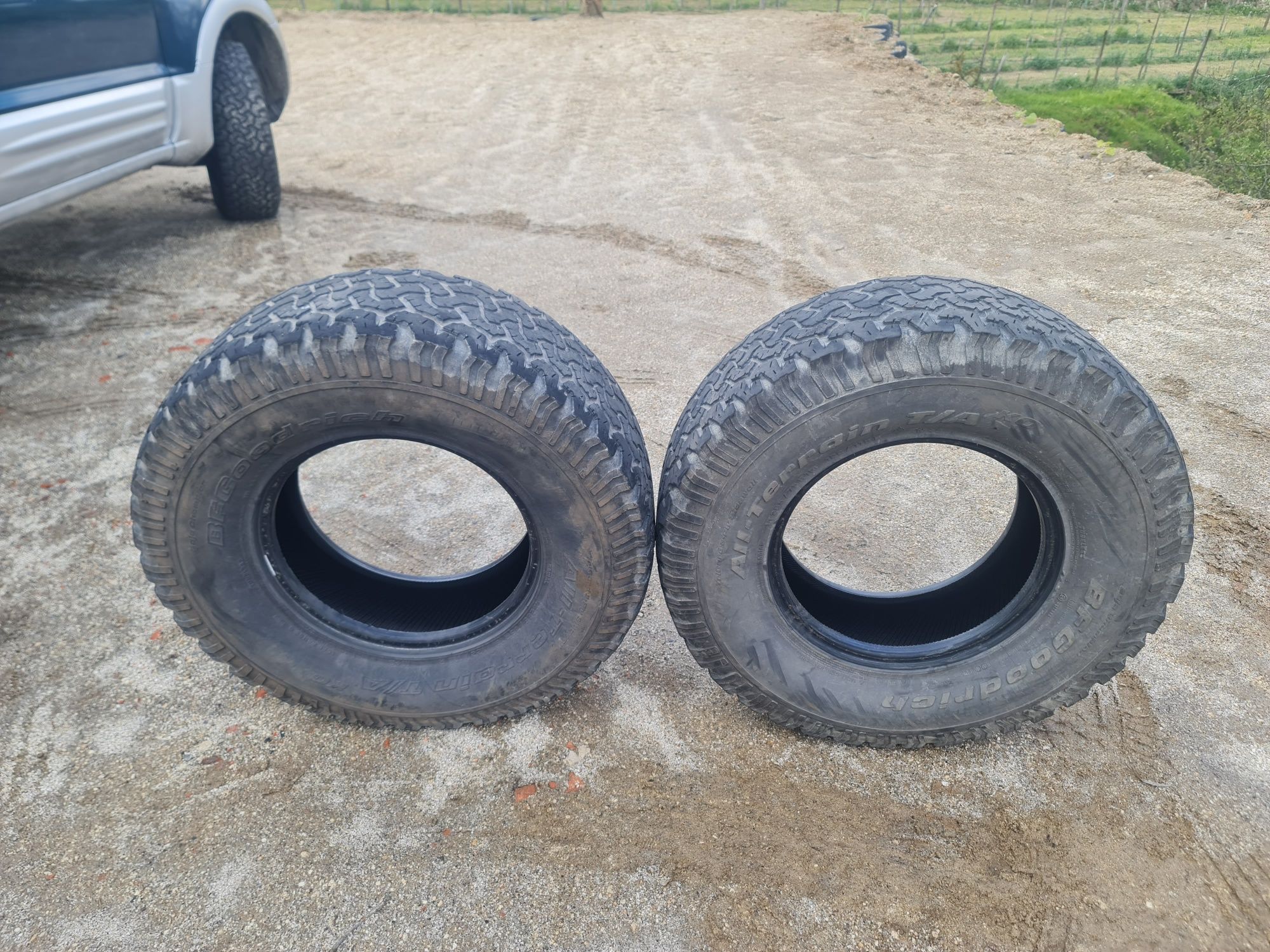 2x Pneus BF Goodrich all terrain 285 75 R16