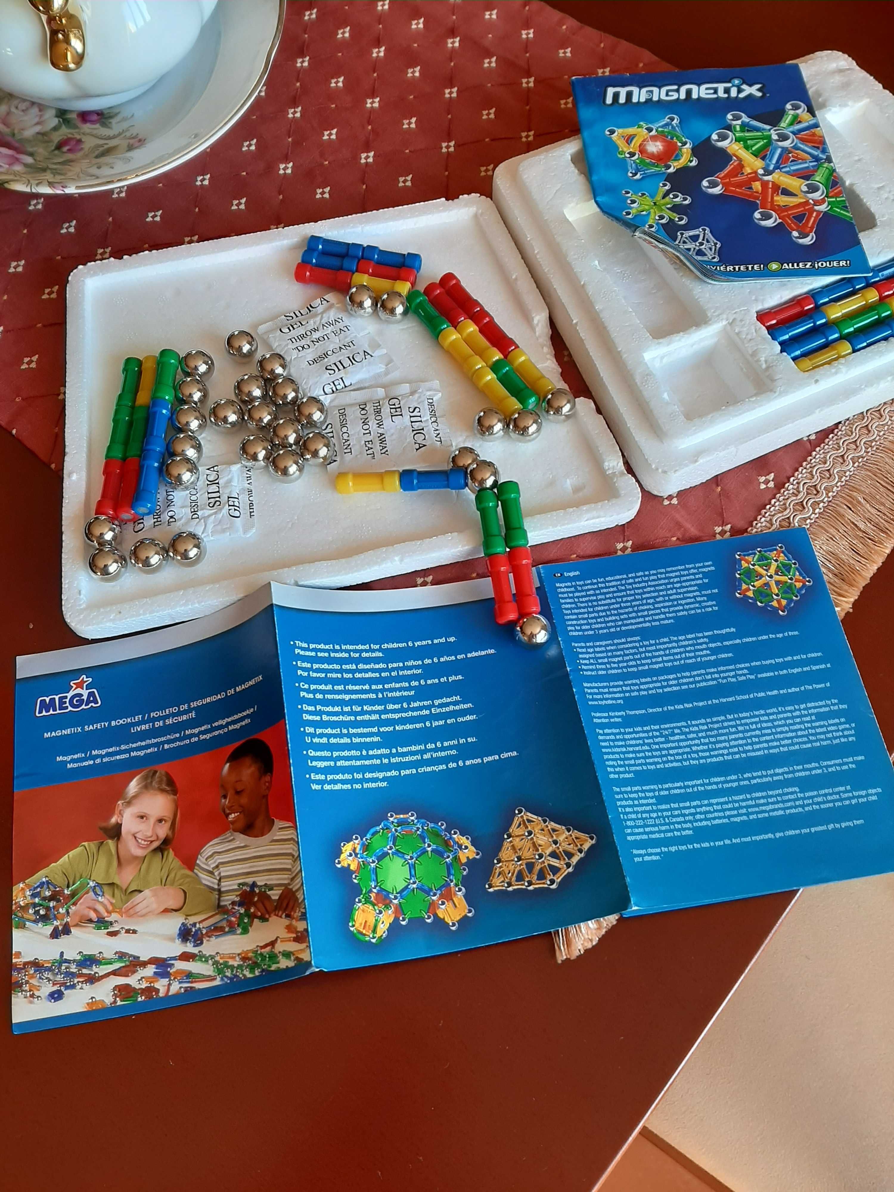 Brinquedo didáctico  Magnetix da Mega Bloks