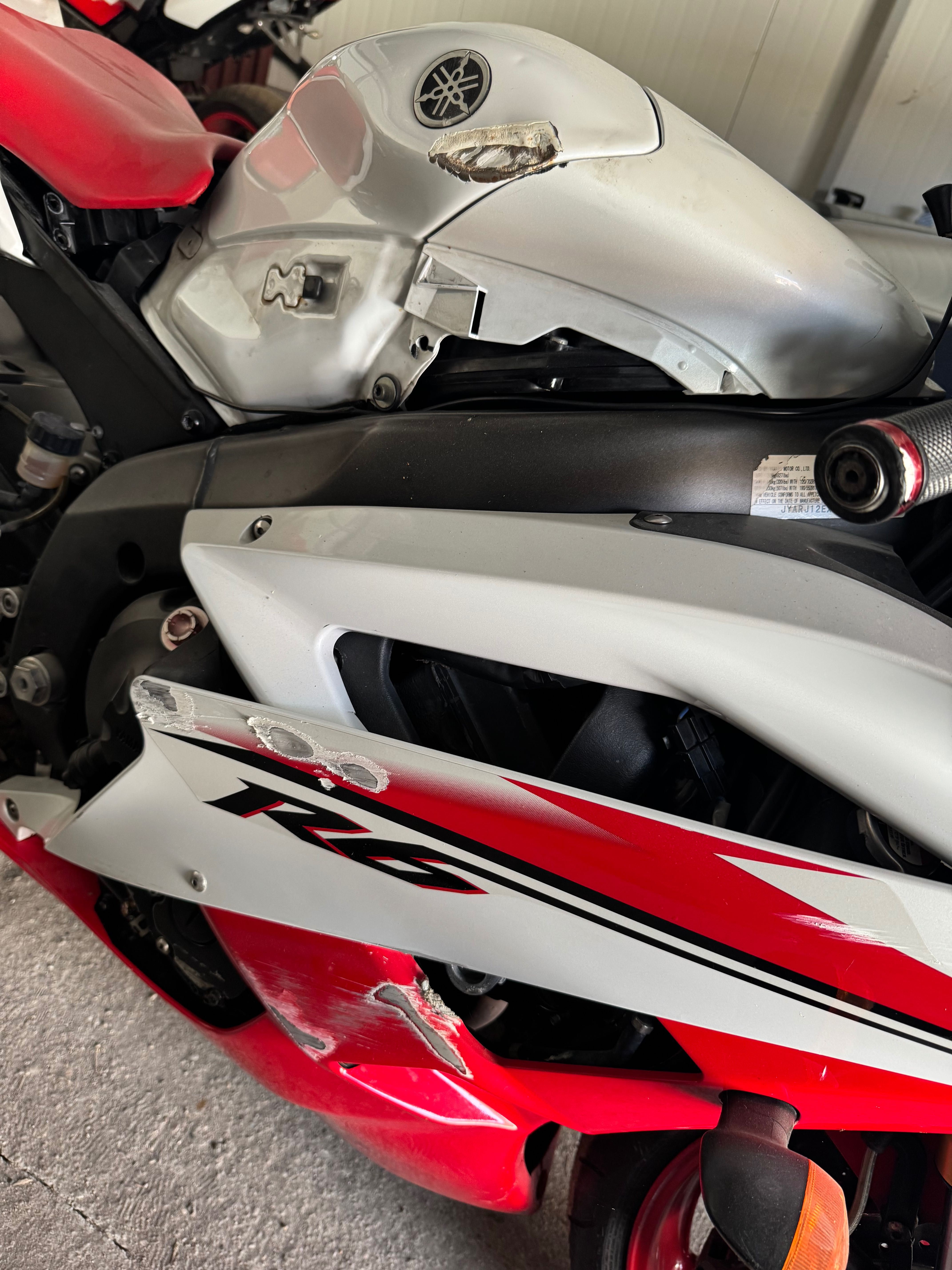 Yamaha YZF R6 Świeże opłaty