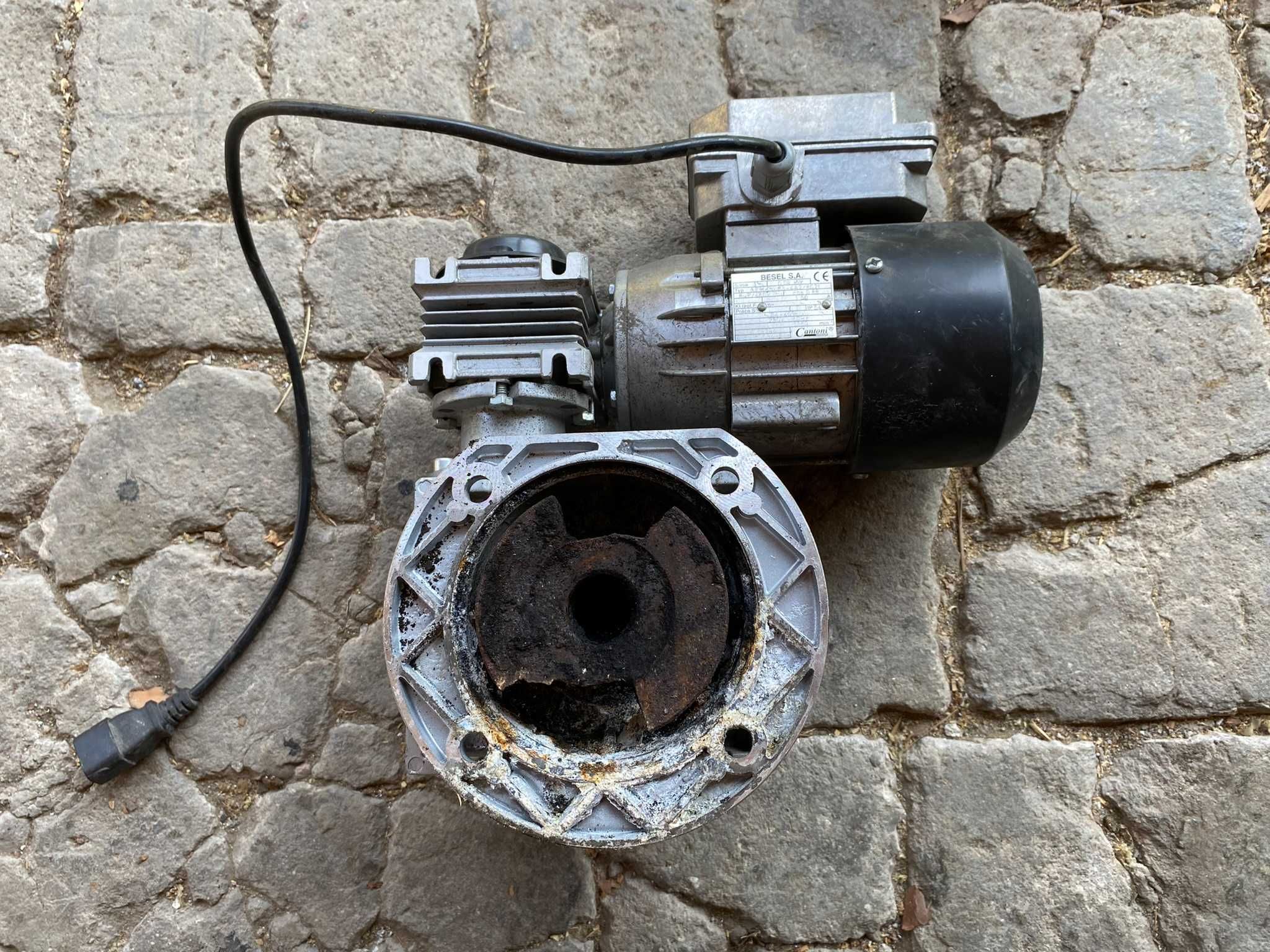 Silnik besel 0 09 kw semkh z motoreduktorem do podajnika kotła