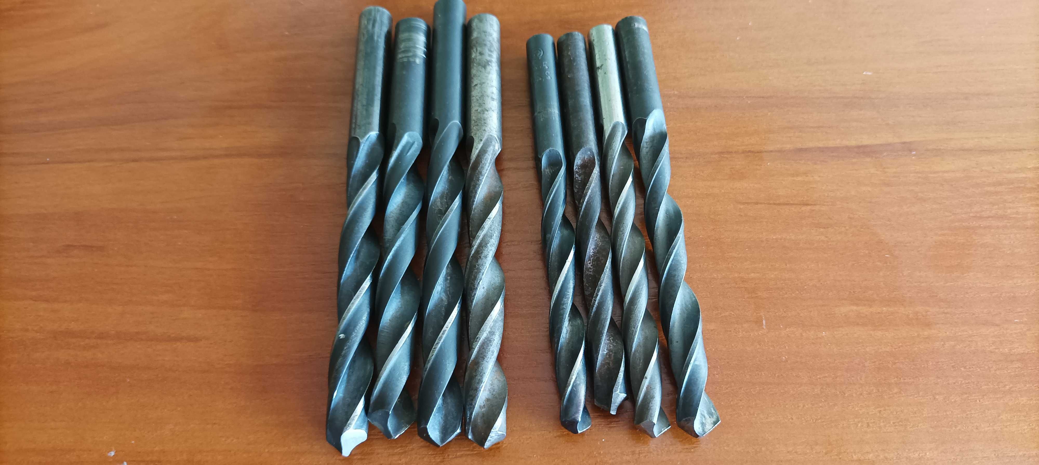 Zestaw 8 wierteł do metalu HSS