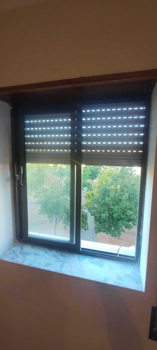 Janelas de alumínio usadas