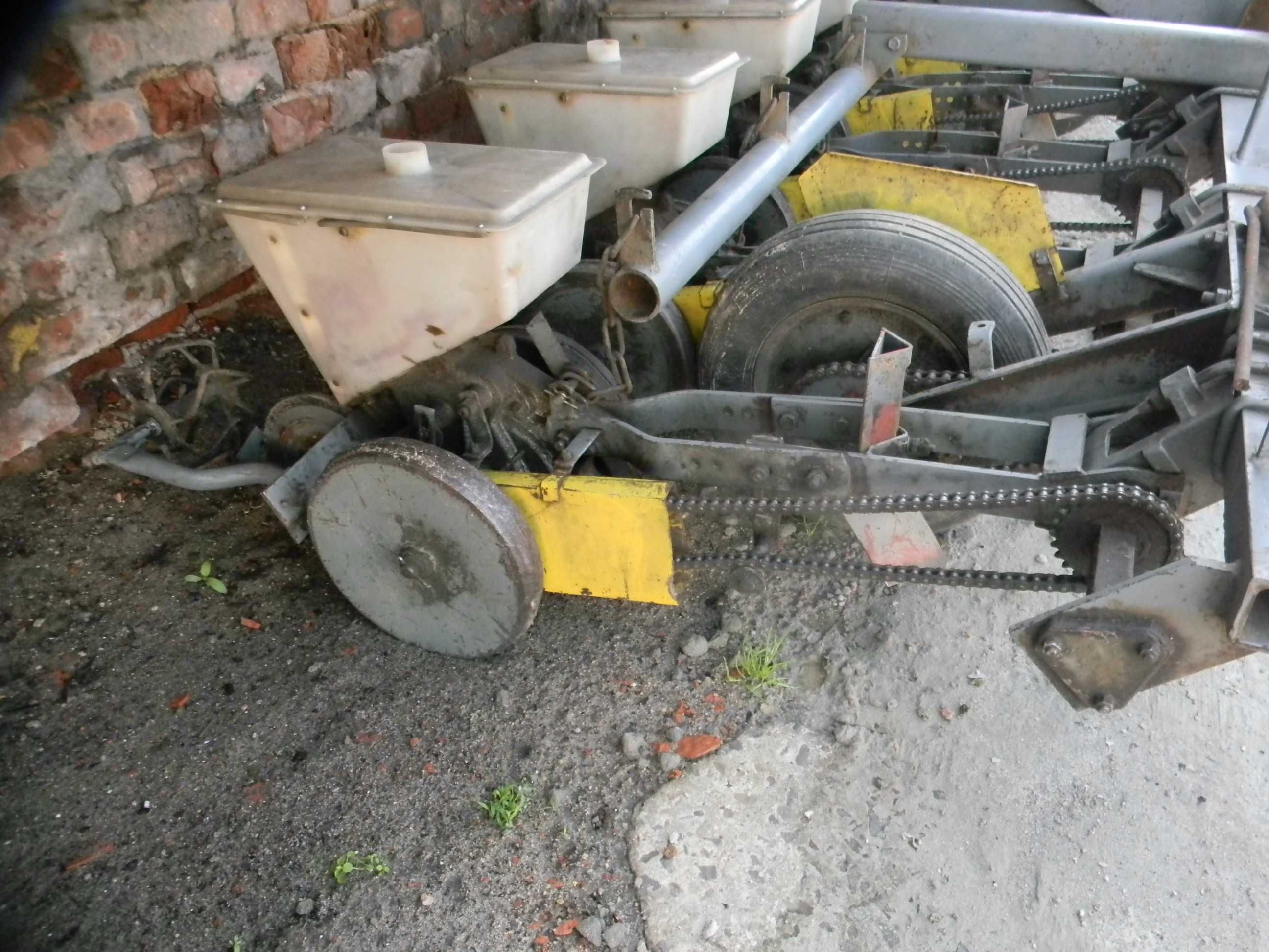 siewnik do buraków 6 rzędowy Agromet Kraj Kutno