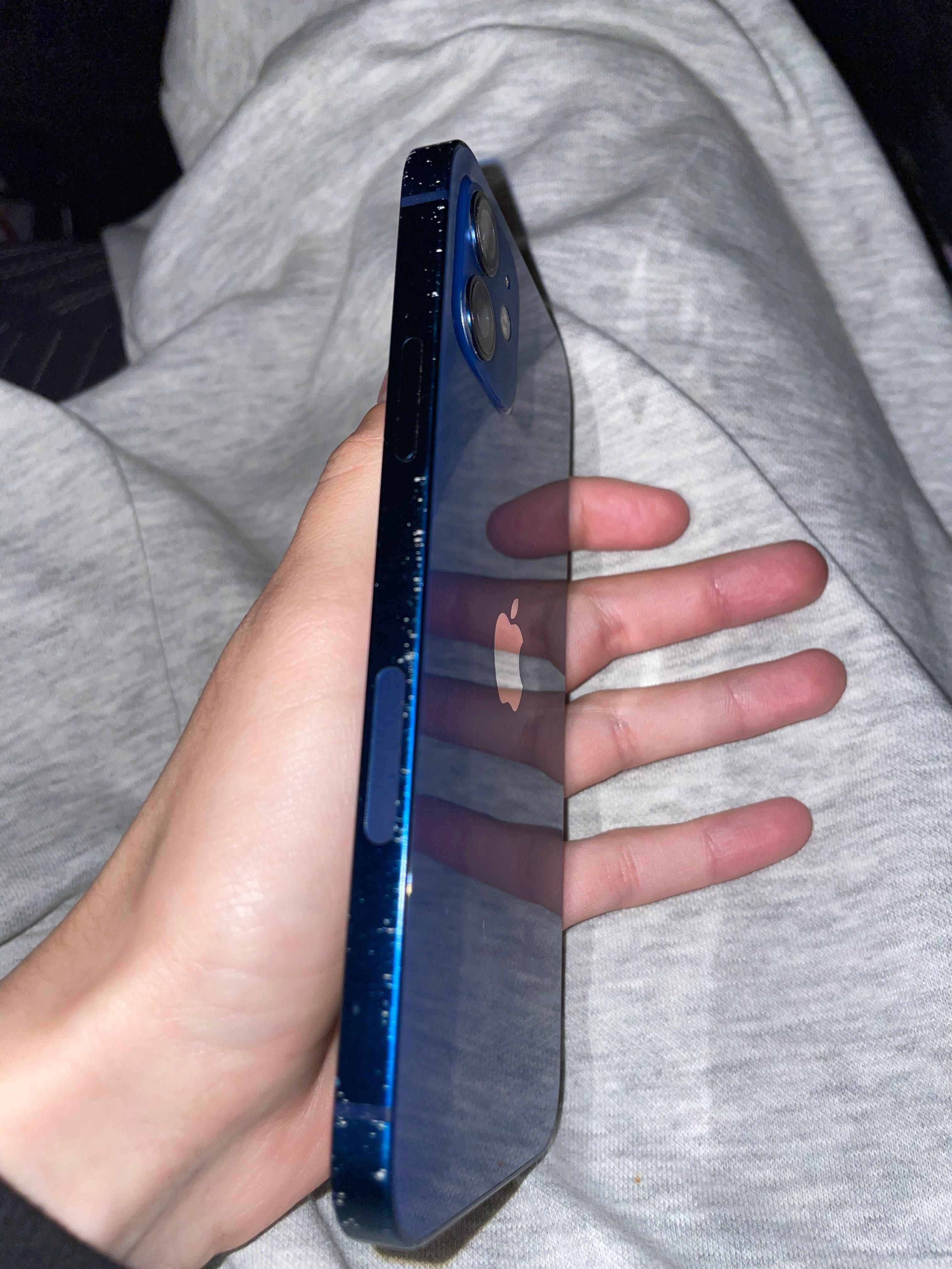 iPhone 12 działający
