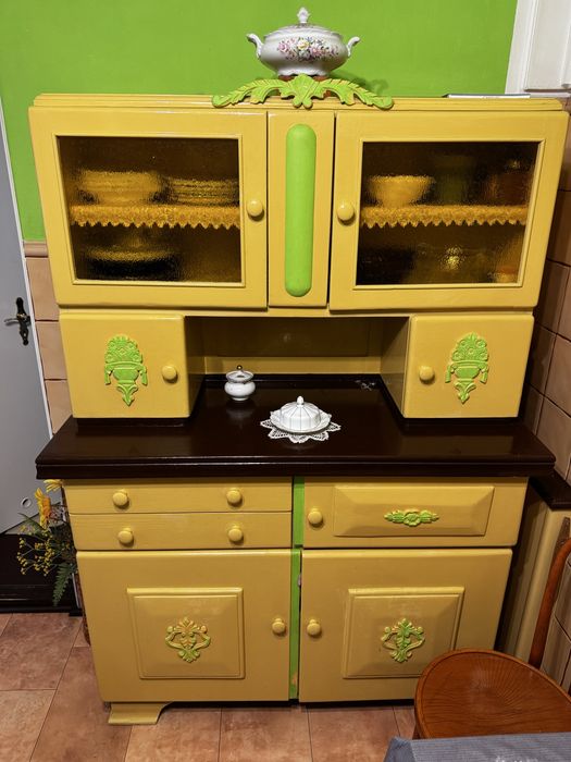 Kredens kuchenny przedwojenny