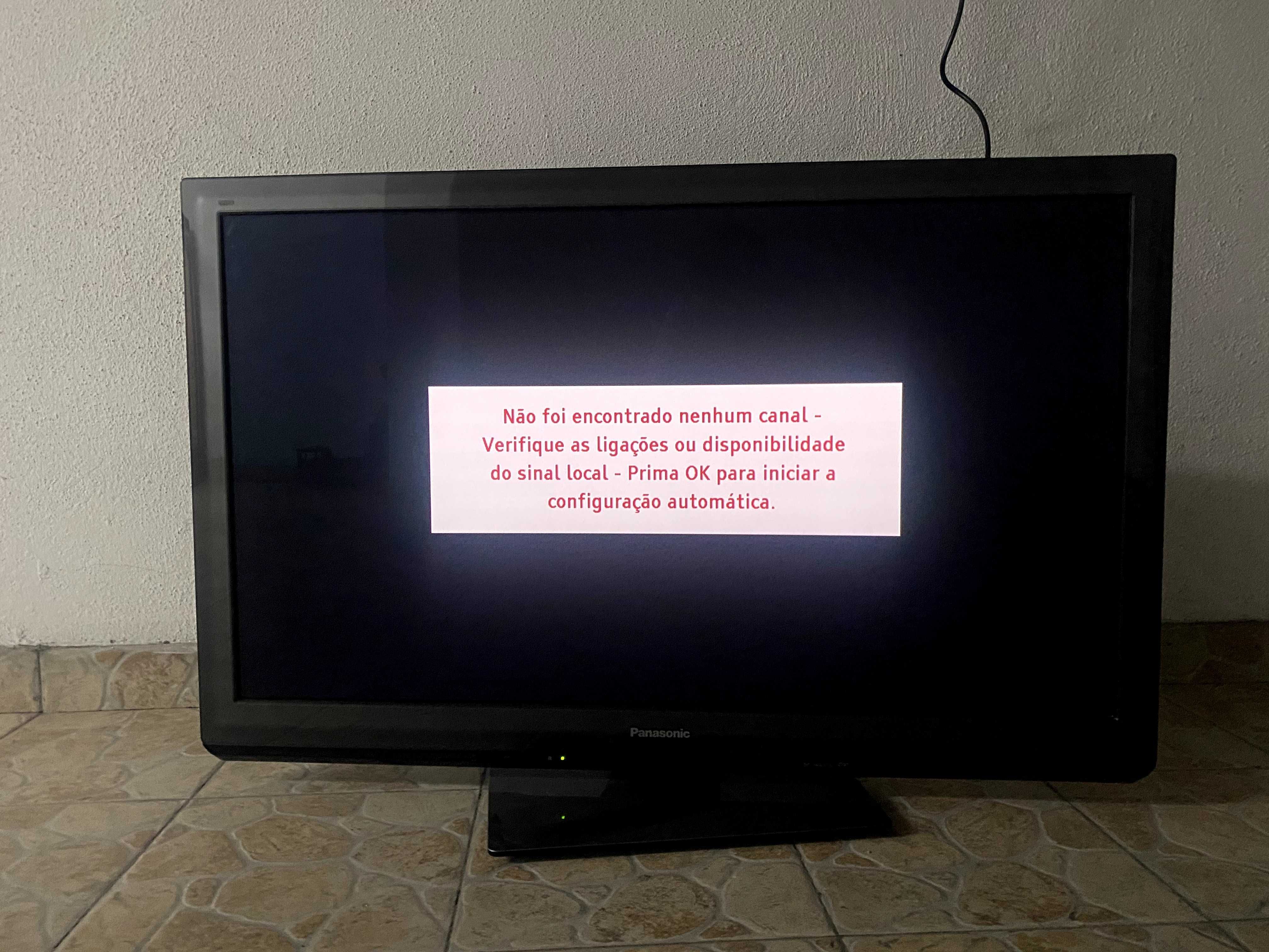 Televisão Panasonic 42" com pequena avaria