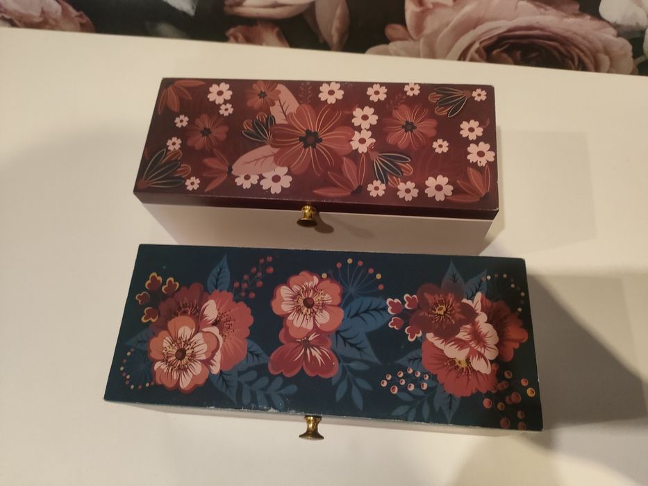 2 Drewniane szkatułki na biżuterię