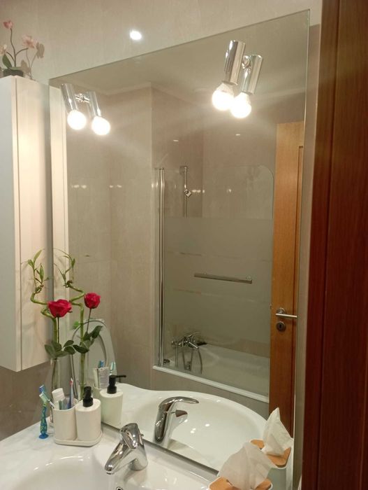 espelho de WC usado em bom estado