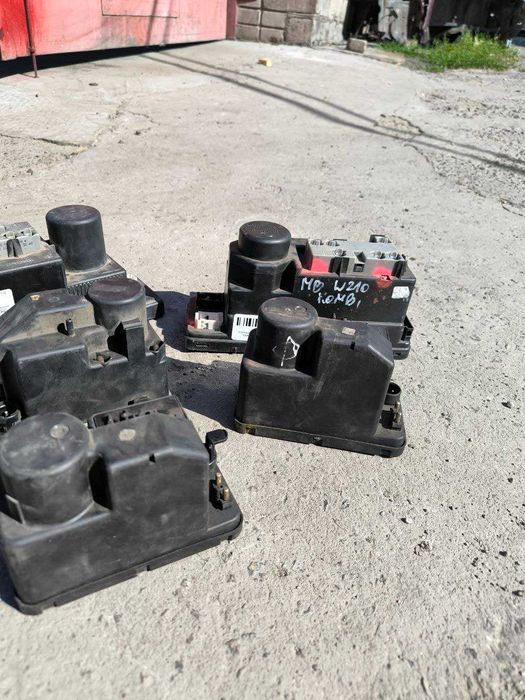 Вакуумный насос центрального замка Mercedes-Benz W124, W202, W210