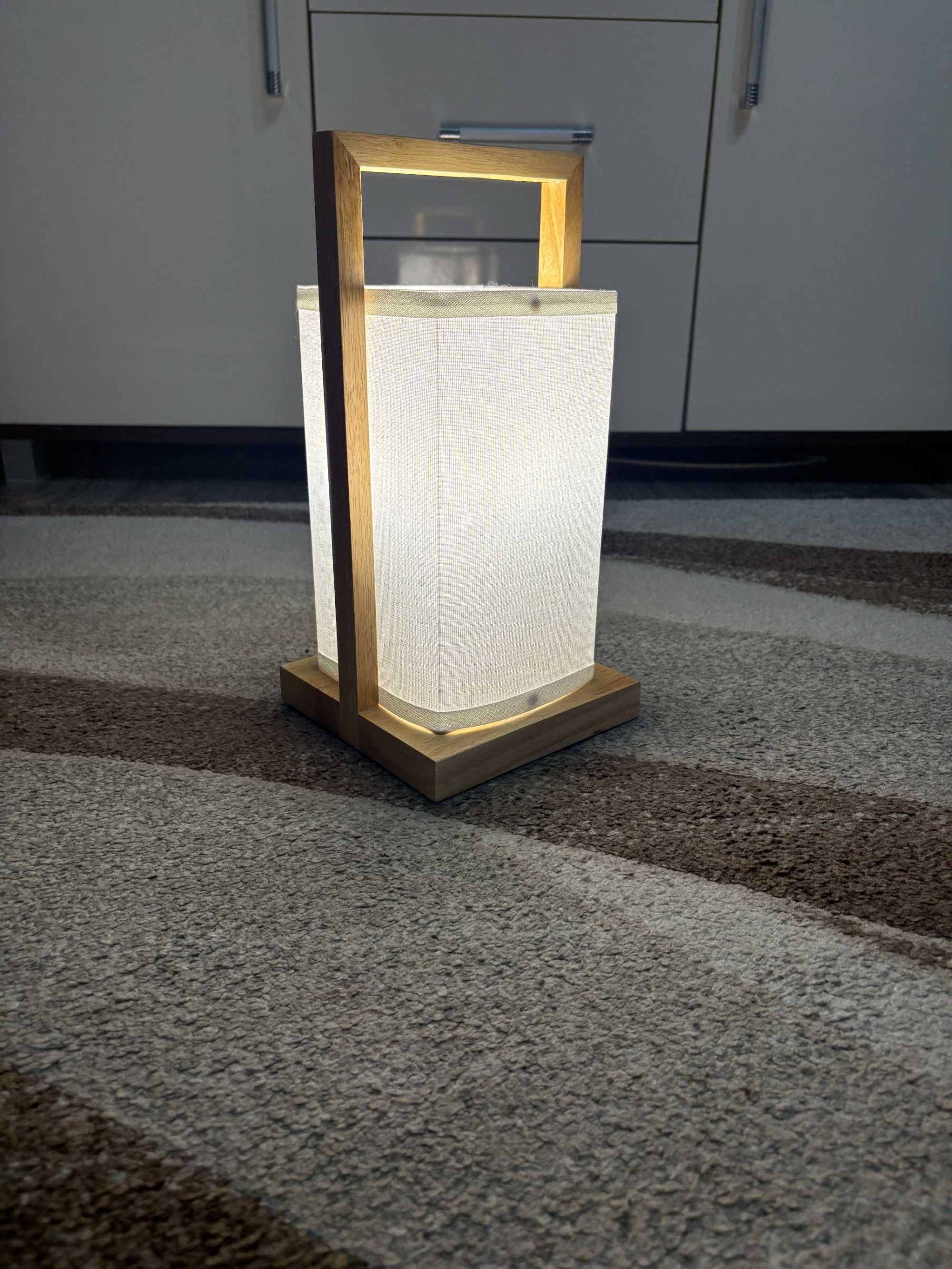 Lampa nocna LED wolnostojąca