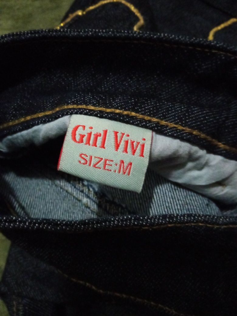 Продаются женские джинсы клёш