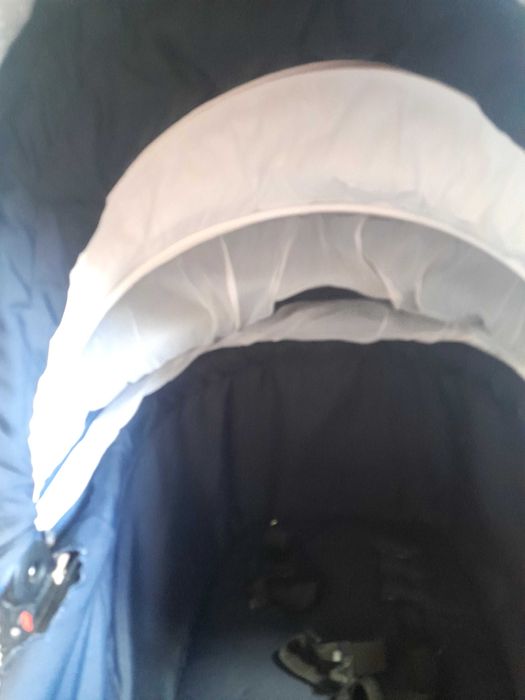 Sprzedam wozek 2w1 plus nosidelko