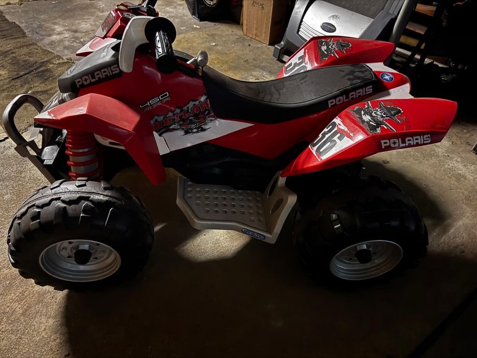 Moto quatro para crianças, com marcha atras, 1a e 2a  velocidade