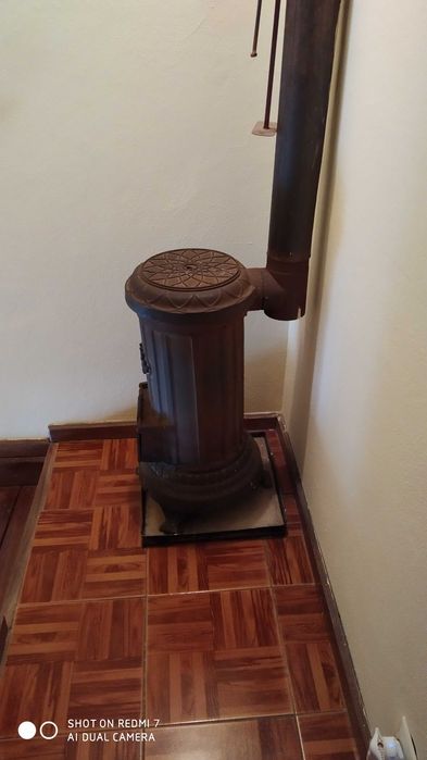 Salamandra a lenha, em ferro fundido