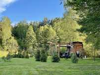 Tiny silent house domek wynajem wynajme las natura cisza jacuzzi bania