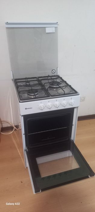 Estou vendendo fogão e botija de gás.