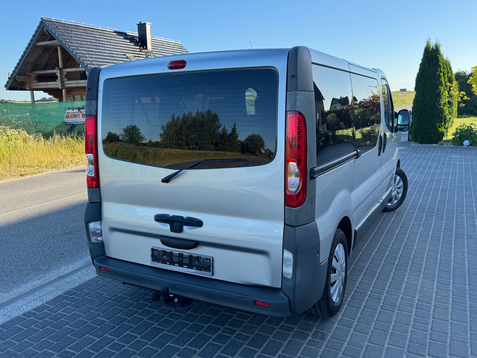 Opel Vivaro Automat /Nawiewy tył /2x drzwi przesuwane /Zadbany /Polecam