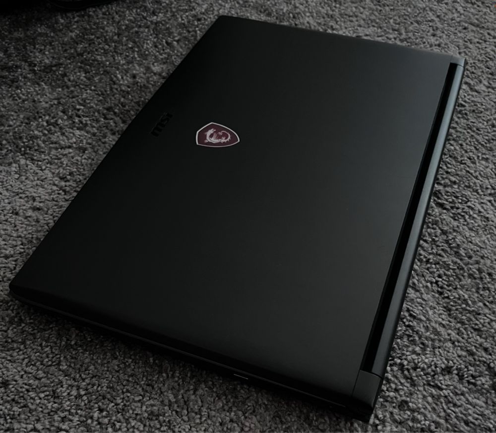 Laptop do gier i pracy – MSI GV72 i7, GTX 1050 Ti, 16GB, 17,3 cala