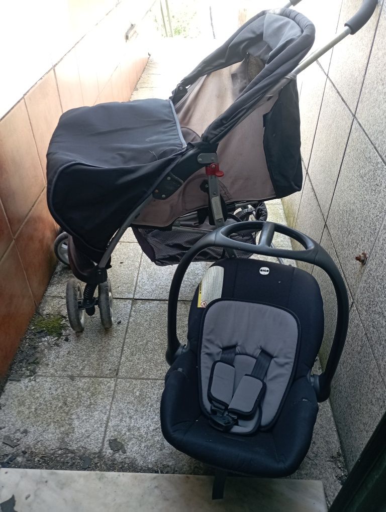 Vários utensílios para para bebe