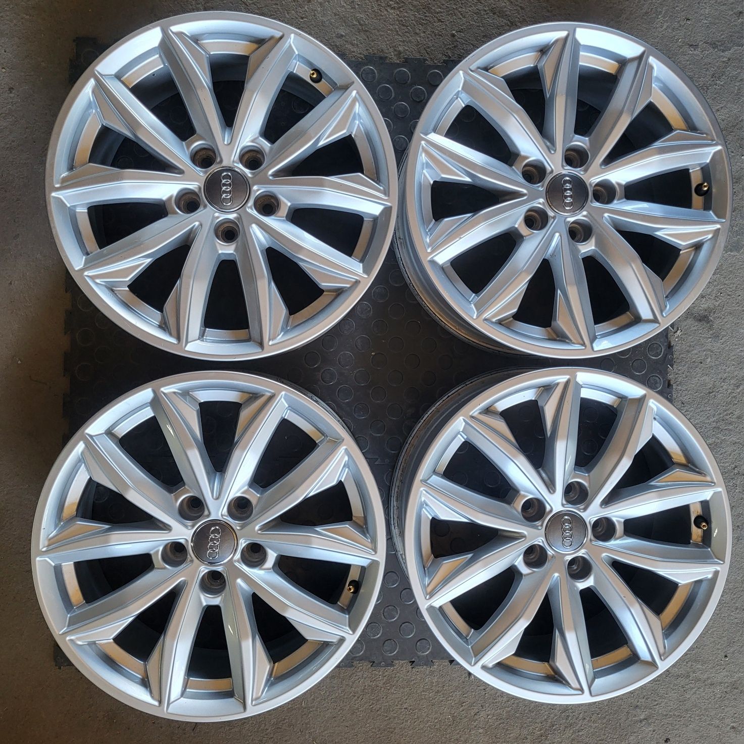 Felgi Aluminiowe 5x112 7Jx17 ET 34 AUDI Q5 A4 A3 A6