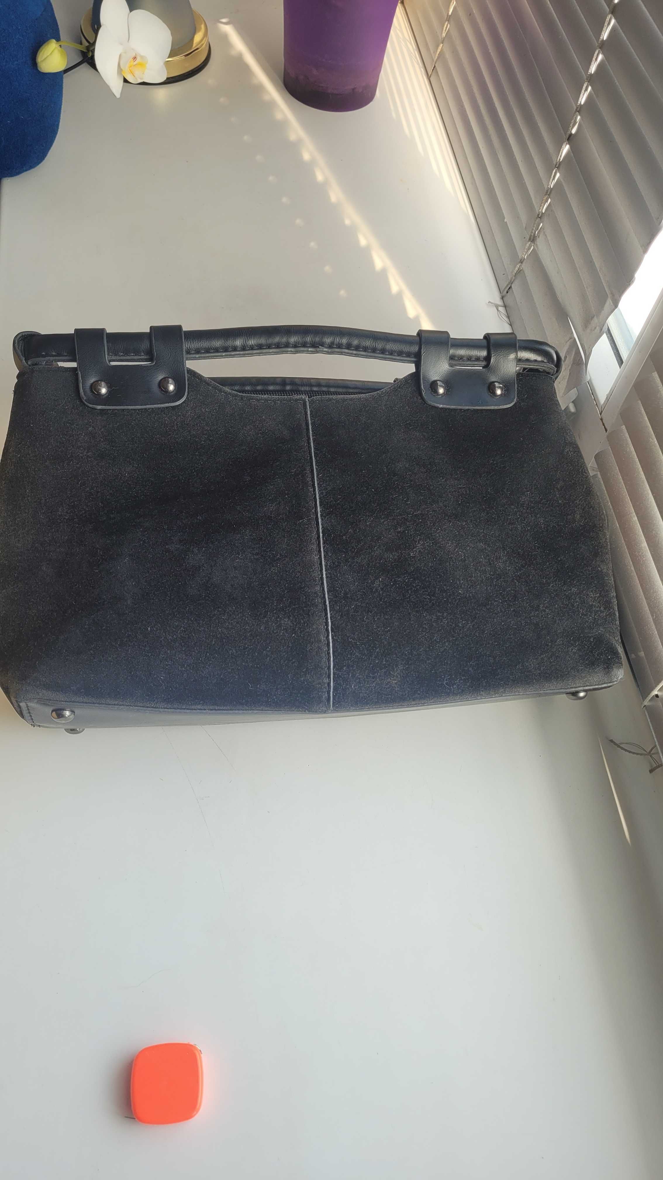 Распродажа сумок: черная бархатная  сумка