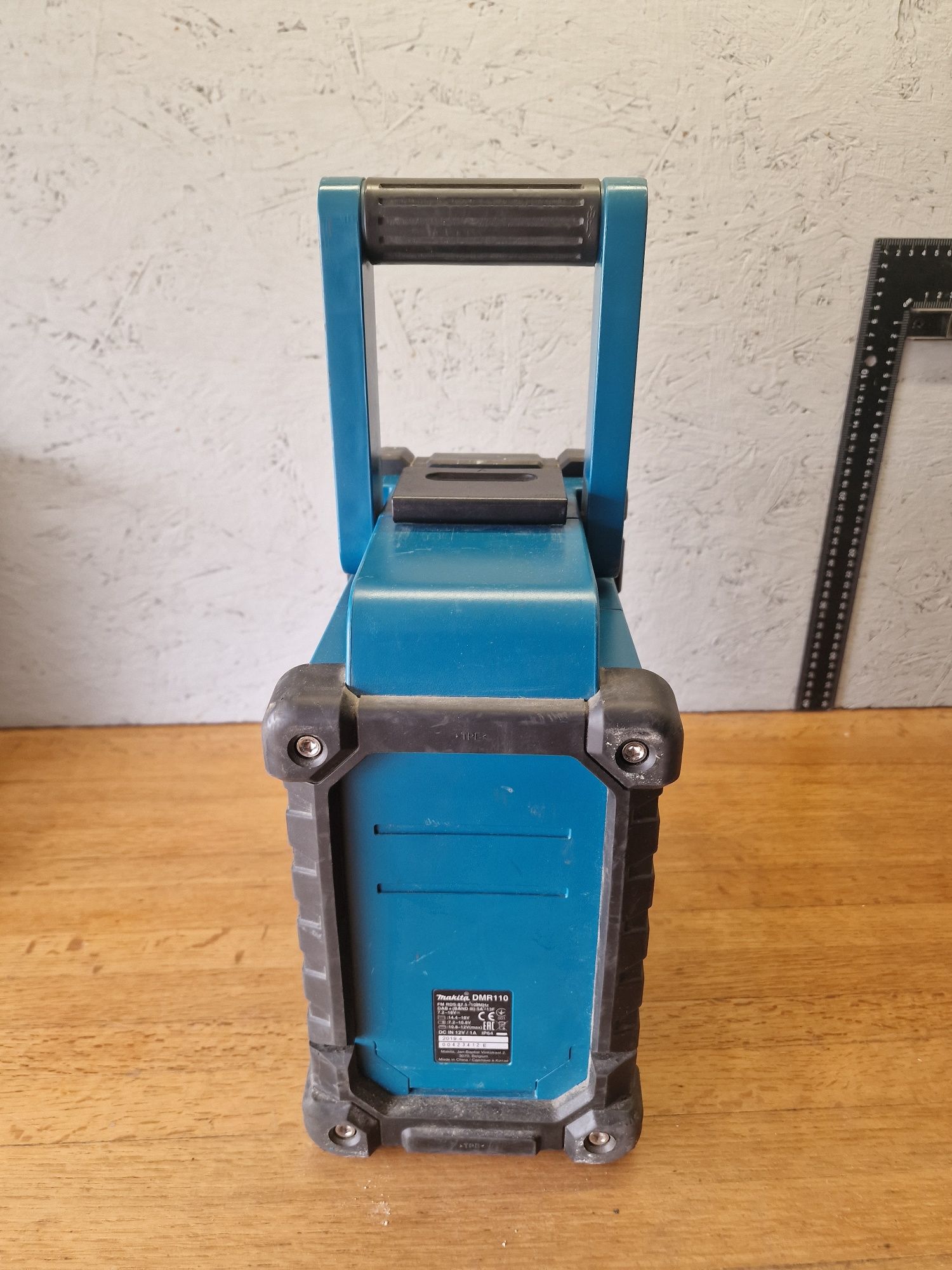 Makita DMR110 radio