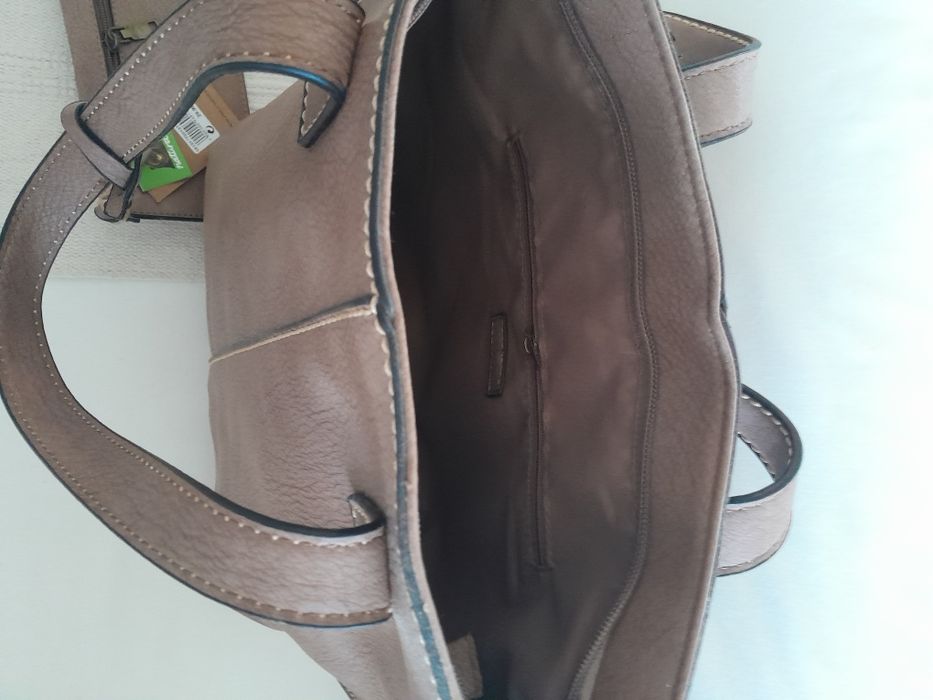 Mala beje de senhora da NATURA