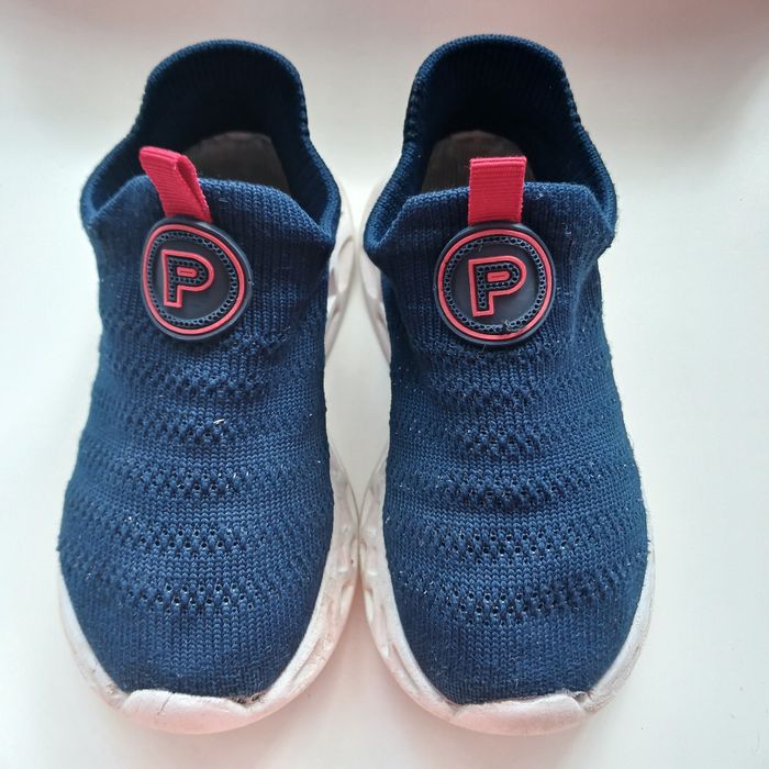 Легкі кросівки унісекс,15 см