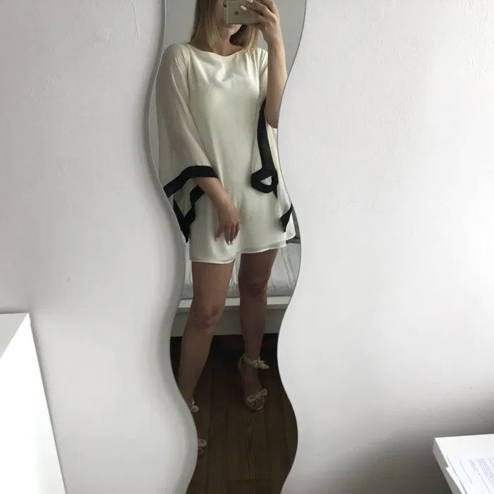 kremowa tiulowa sukienka mini Asos 36 / S szerokie ozdobne rękawy